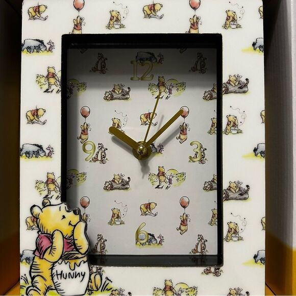 Winnie the Pooh Table Top Clock NIB - Picture 2 of 4